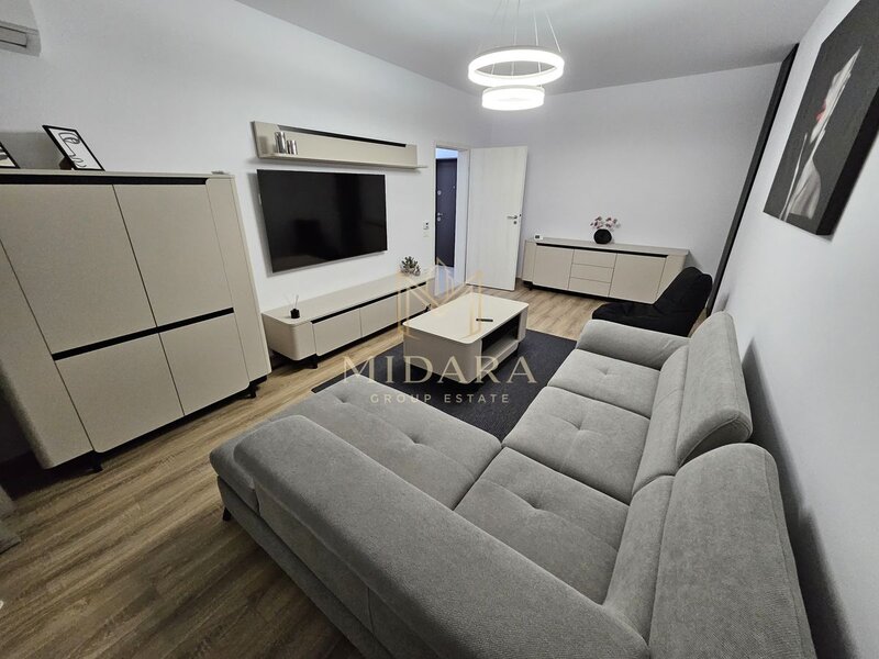 Grand Kristal, 2 camere, bloc 2023, balcon generos, 600 €.