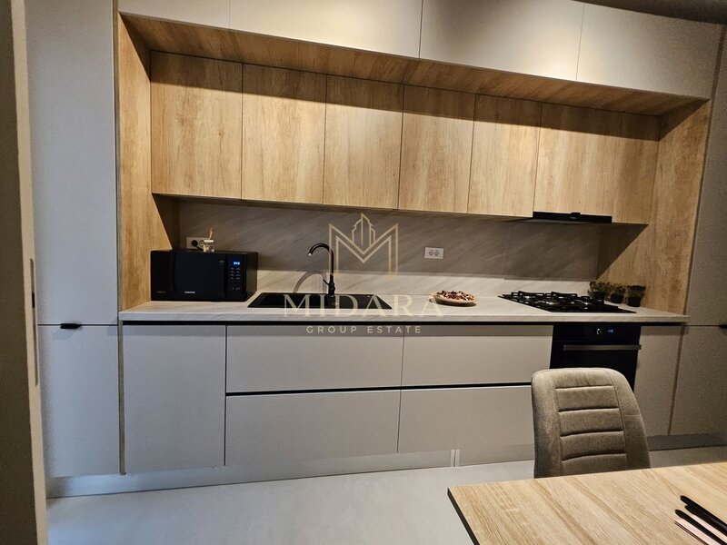 Grand Kristal, 2 camere, bloc 2023, balcon generos, 600 €.