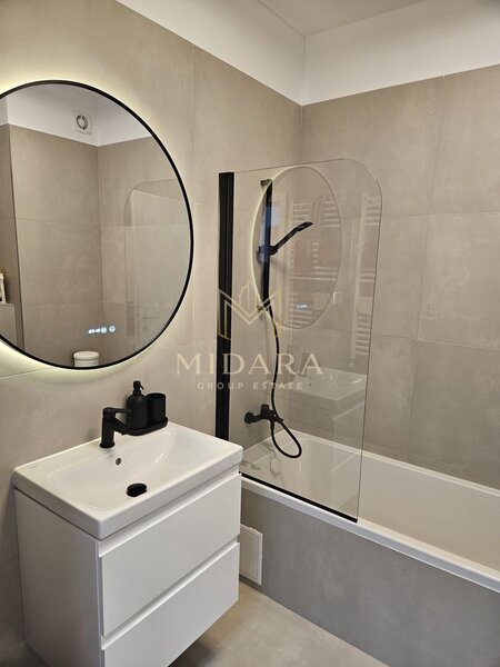 Grand Kristal, 2 camere, bloc 2023, balcon generos, 600 €.